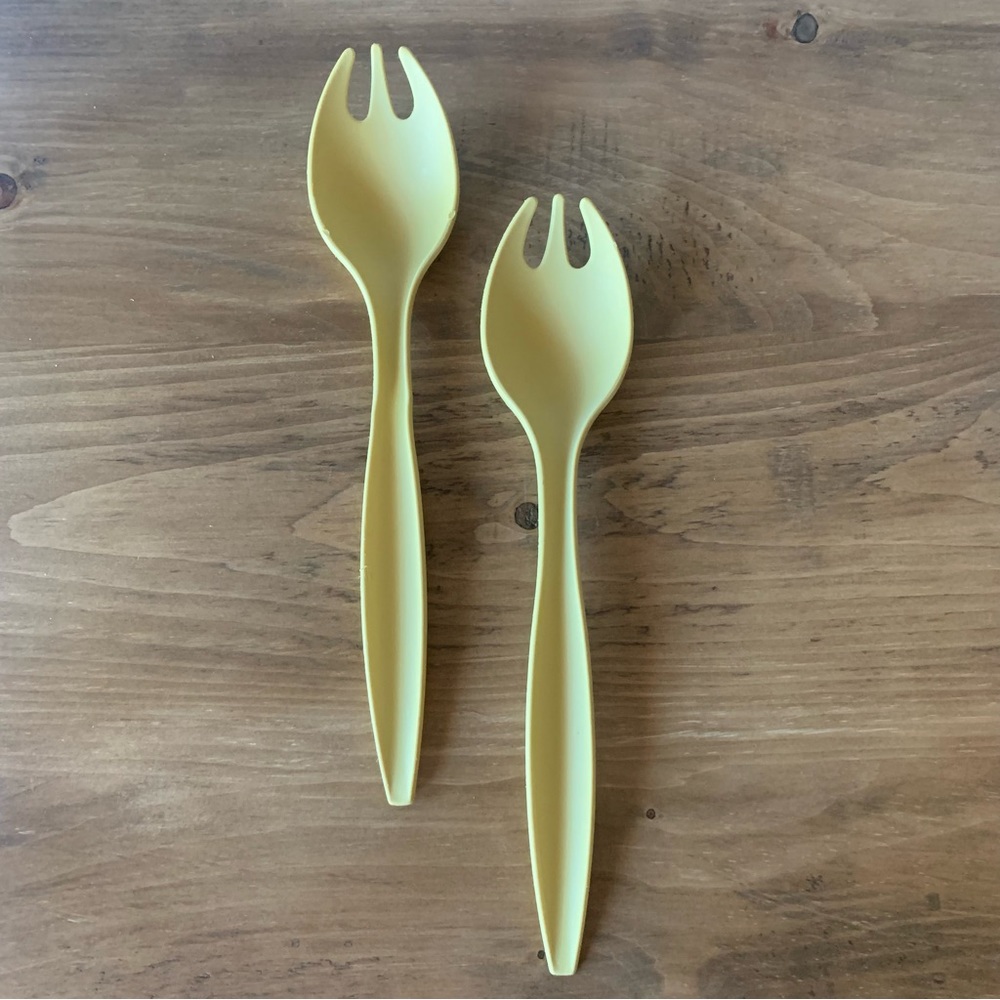 Tupperware Vintage Harvest Gold Salad Forks Tongs